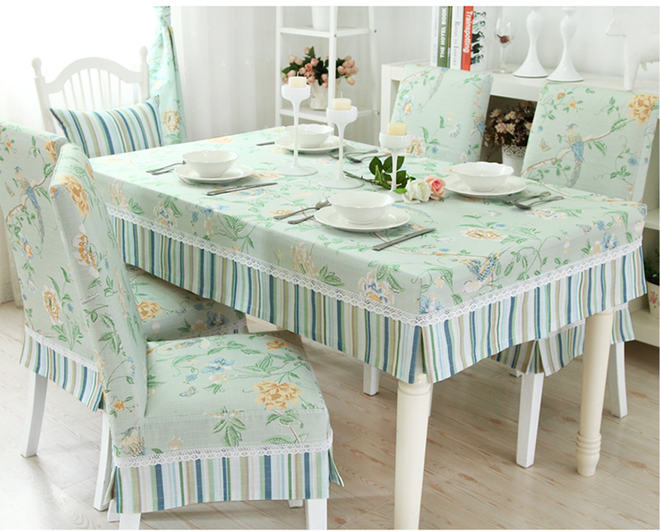 Chỉ với khăn trải bàn bạn đã làm mới được chiếc bàn ăn gia đình