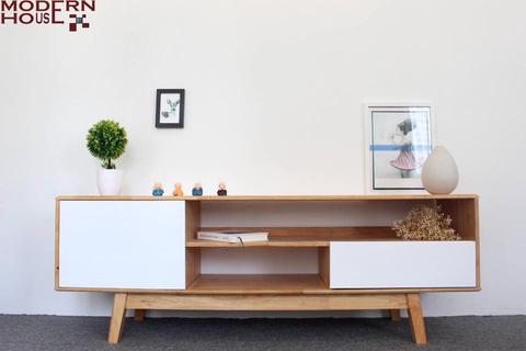 Gần Tết, mua kệ tivi nào vừa bền đẹp lại có sẵn?